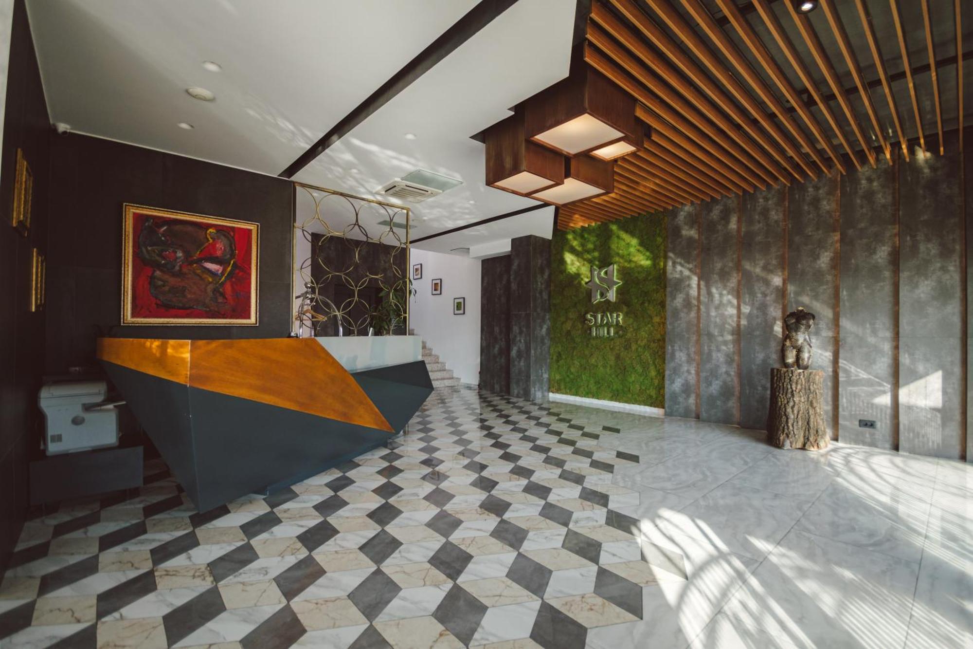 Star Hill Hotel & Spa Pristina Exterior photo