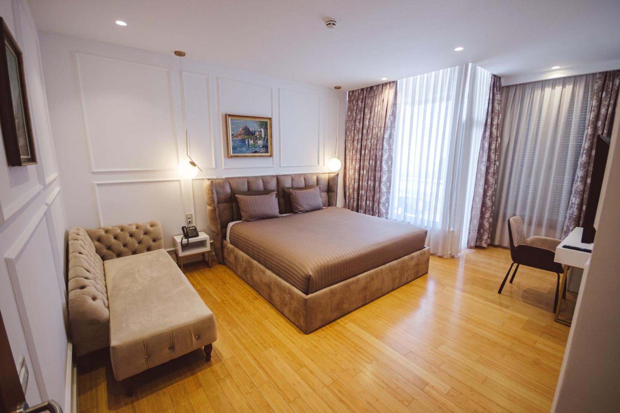 Star Hill Hotel & Spa Pristina Exterior photo
