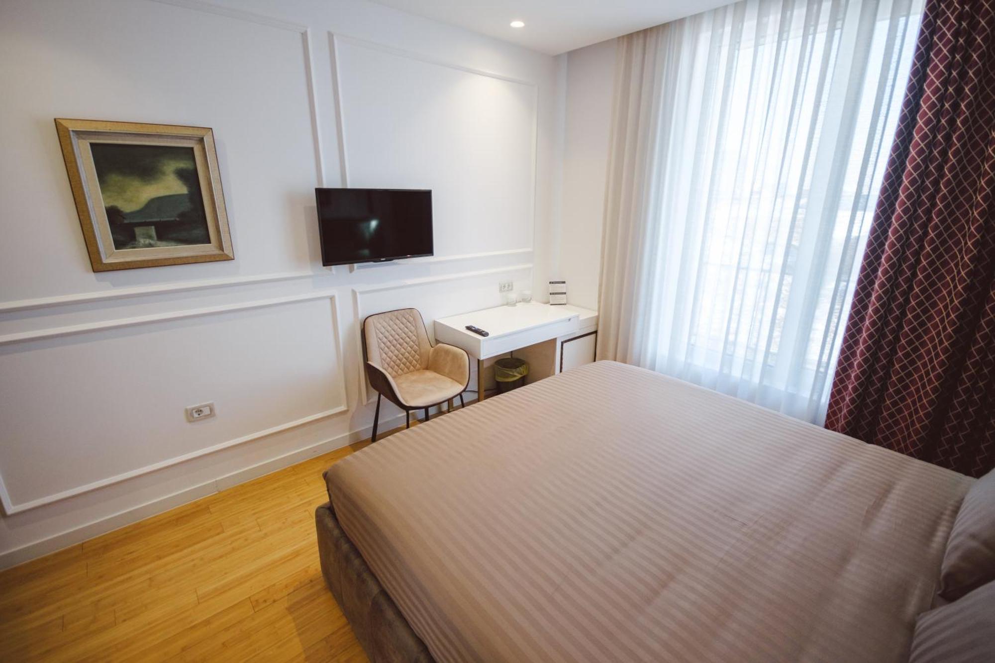 Star Hill Hotel & Spa Pristina Exterior photo