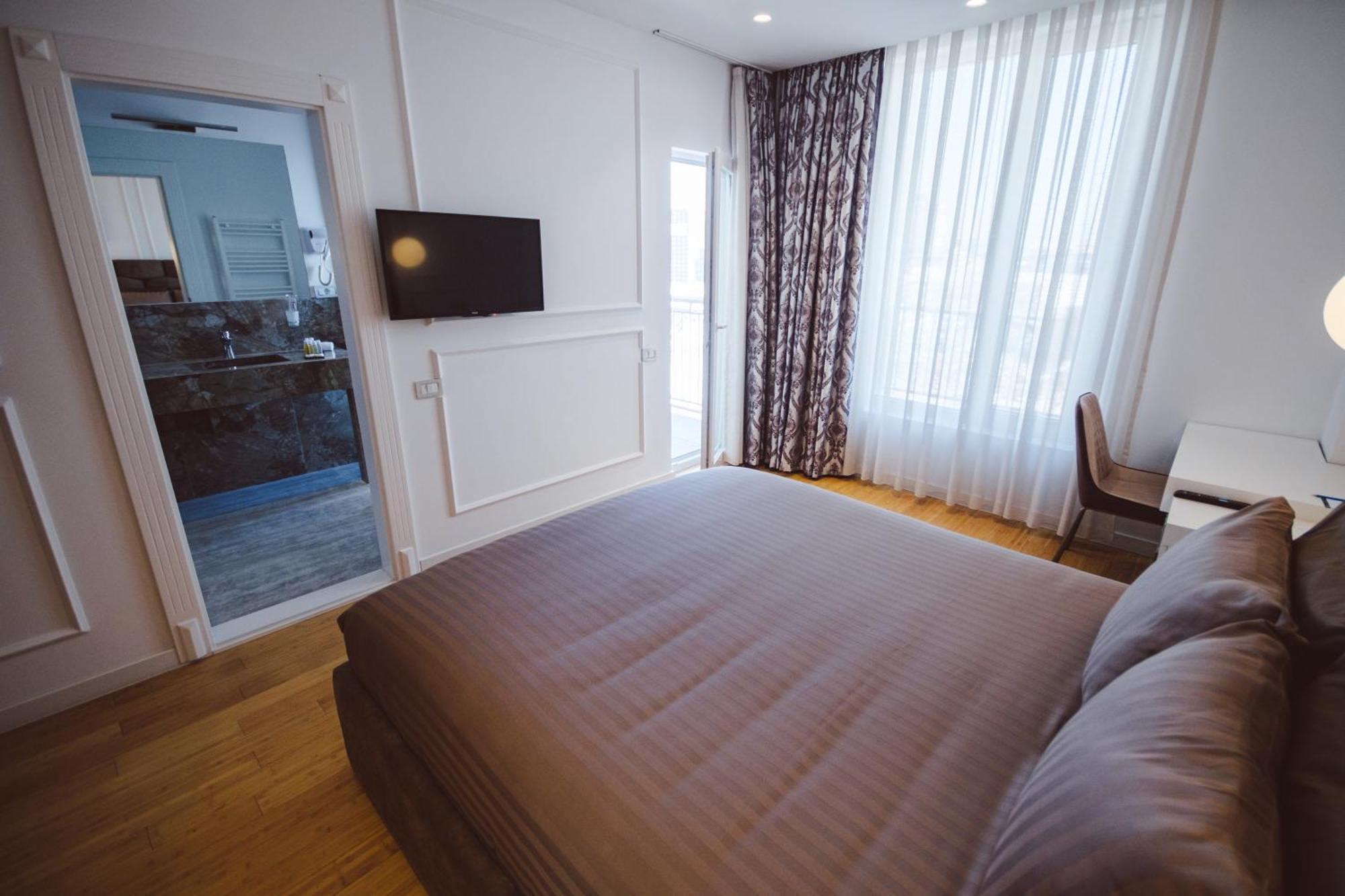 Star Hill Hotel & Spa Pristina Exterior photo